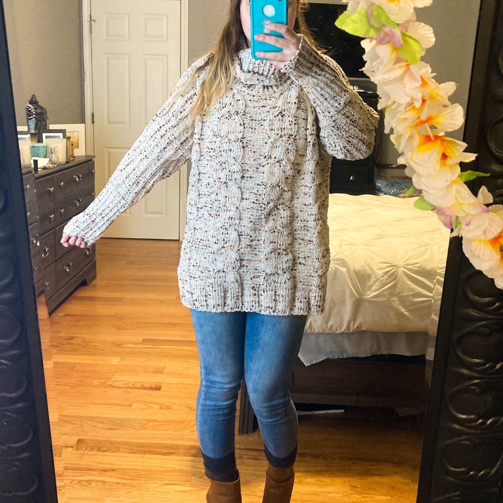 Moon & Madison multi-colored turtleneck